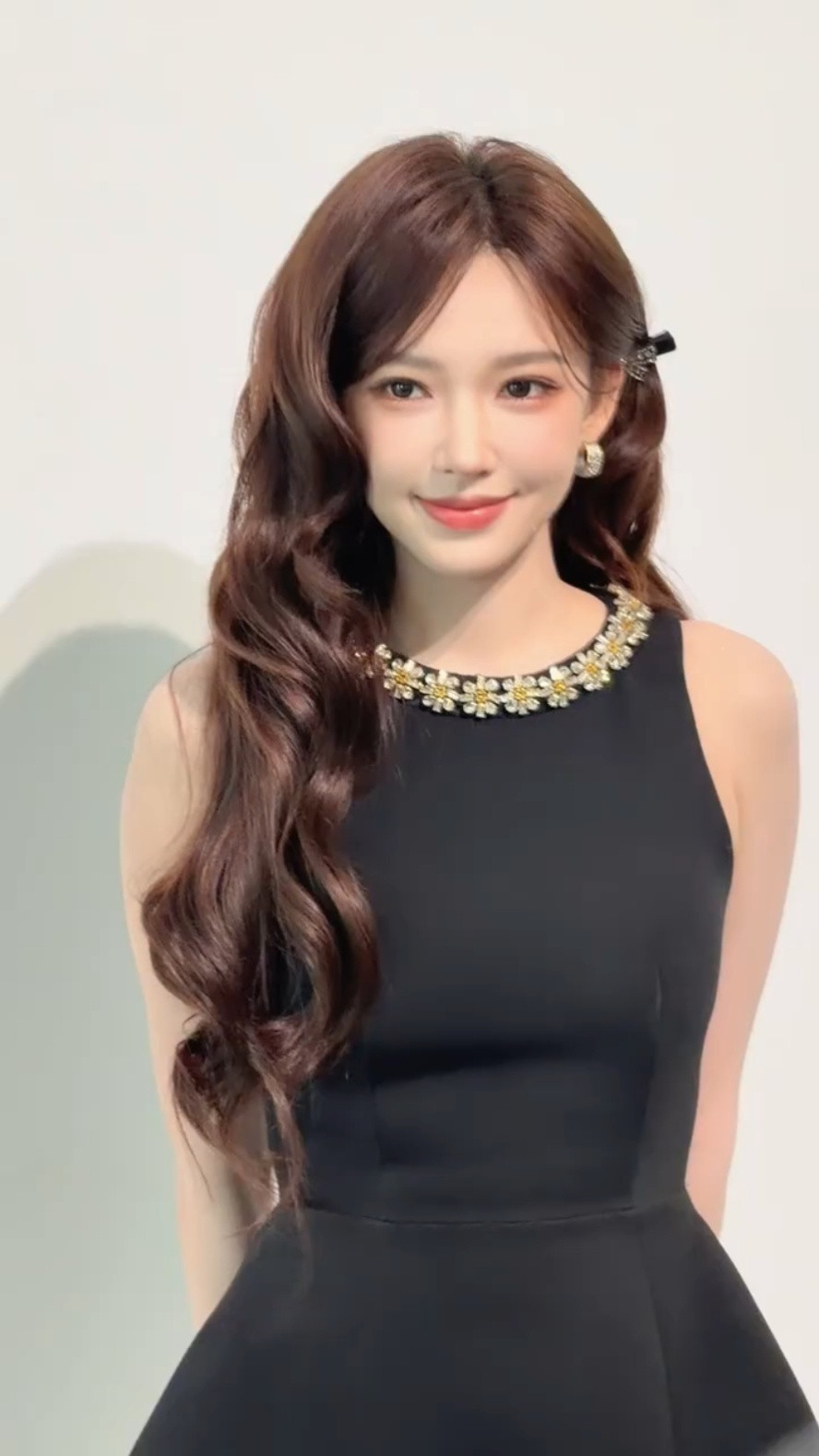 高清镜头就是检验美貌的照妖镜，程潇一出场直接杀疯，原相机也扛得住​​​