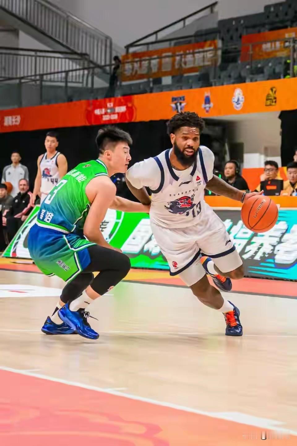 比赛状态确实一般，防守也确实有问题，时间机会都给了，第二阶段CBA比赛，小外援会