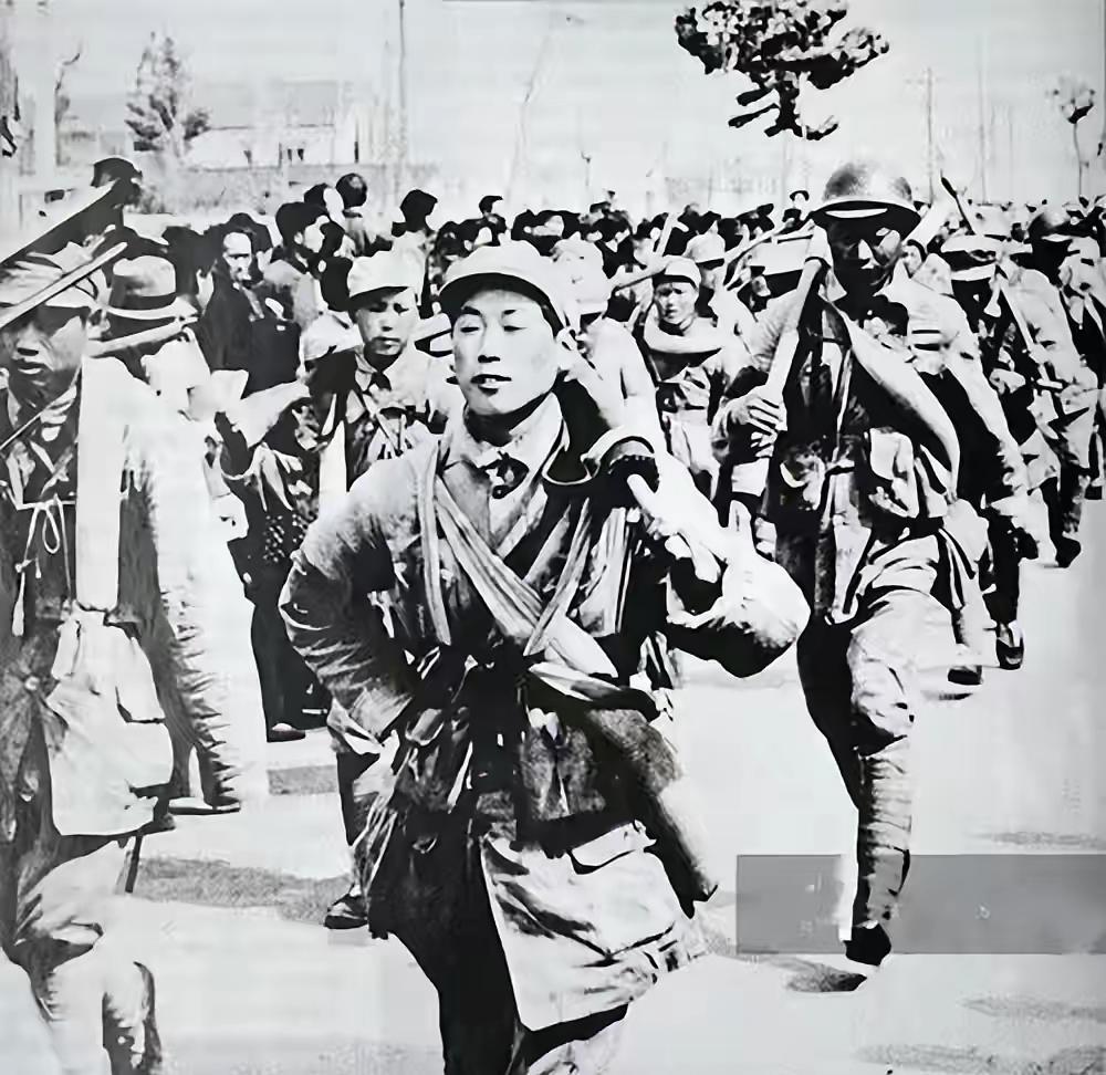 我军除了优待俘虏外，还有一招让敌人无比头疼：简直跟中邪了一样淮海战役打完，有人