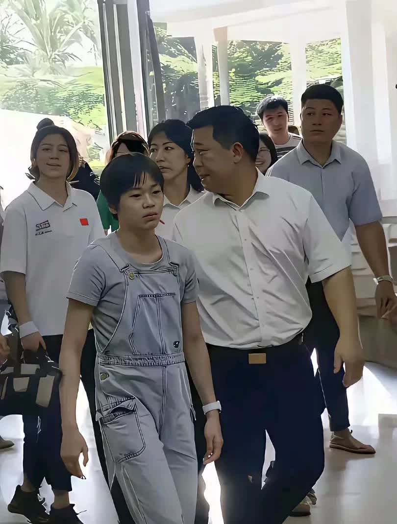 全红婵霸气起来帅到炸！那股子不服输的劲儿，看多少次都热血沸腾！说婵宝胖的怕不是眼