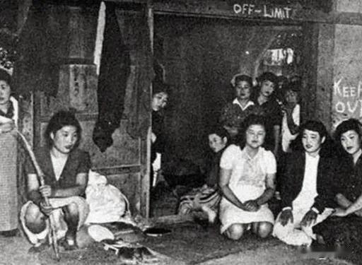 1937年12月，南京沦陷，成了一座血腥地狱。那些原本生活精致体面的女性，成了日