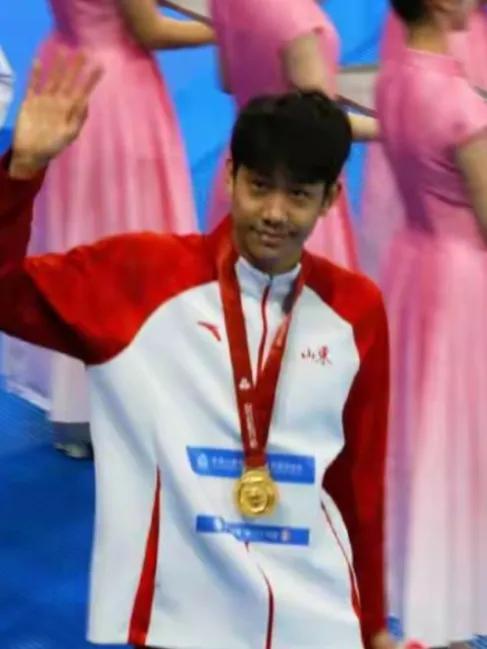 复旦学霸+游泳天才！张展硕3天3金3纪录，全运会封神在粤港澳合办的第十五届全