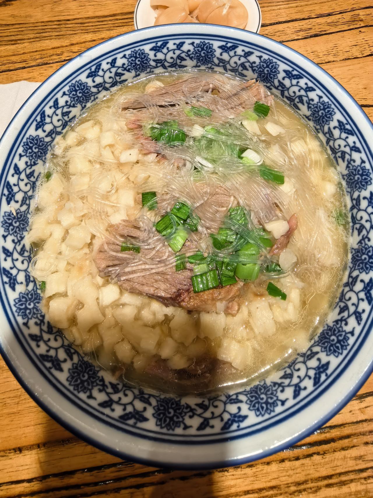 韩城牛肉泡贵不贵？这几天老刷到吐槽西安羊肉泡贵的视频，但感觉不仅是外地人，许多本