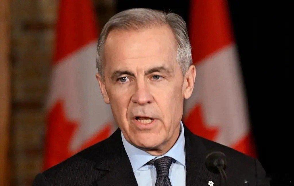 随着特朗普的不断威胁，卡尼其实已经开始怂了，他的回应，甚至不敢提到美国的名字！事