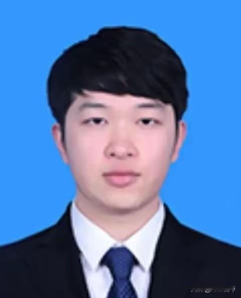 韦仲谋，瑶族，出生于1994年11月，广西壮族自治区桂林市荔浦市人民医院医生。