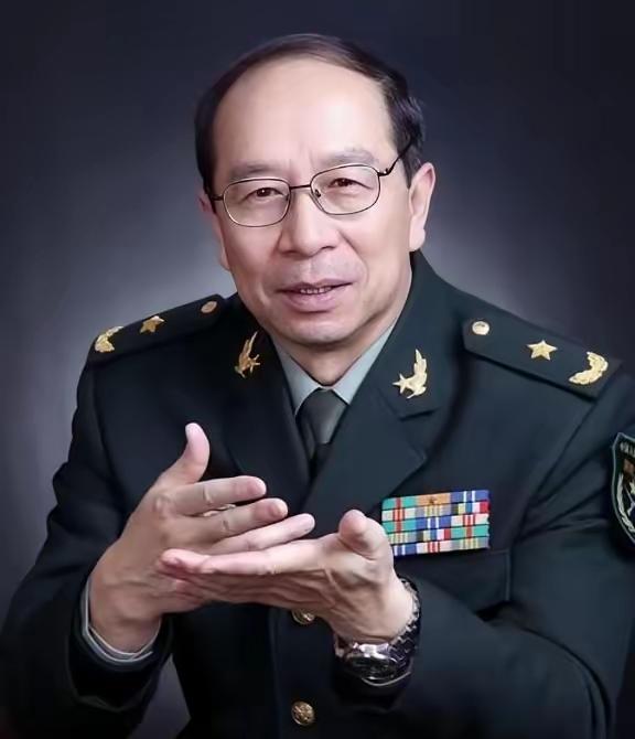 美国记者曾问金一南：“如果把中国2000亿的三峡大坝炸了，中国会怎么办？”美军代