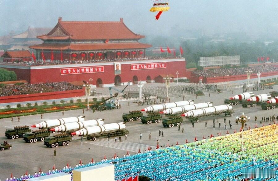 1984→2025东风快递一次看个够东风5C打击范围覆盖全球新华社出图​​​