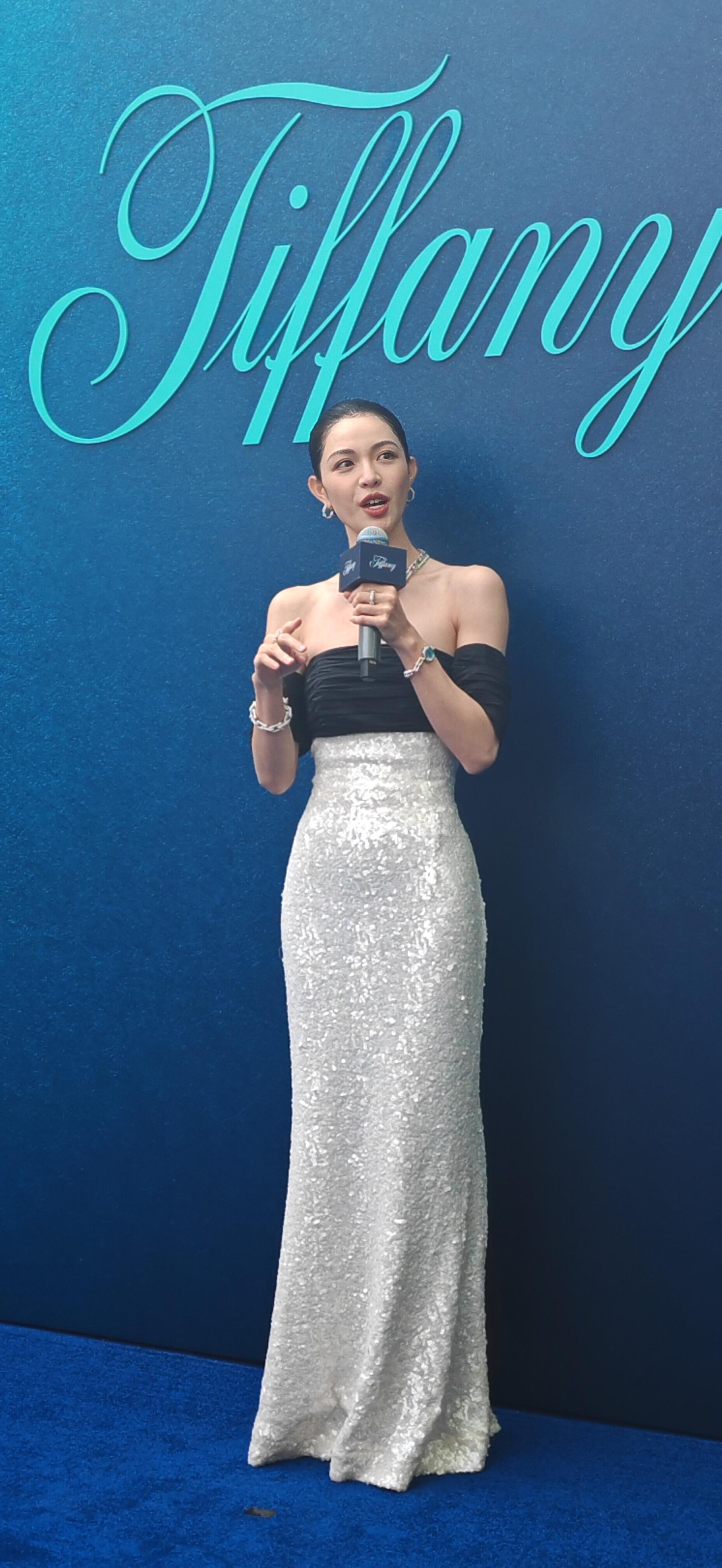 钟楚曦腰臀好肥美啊