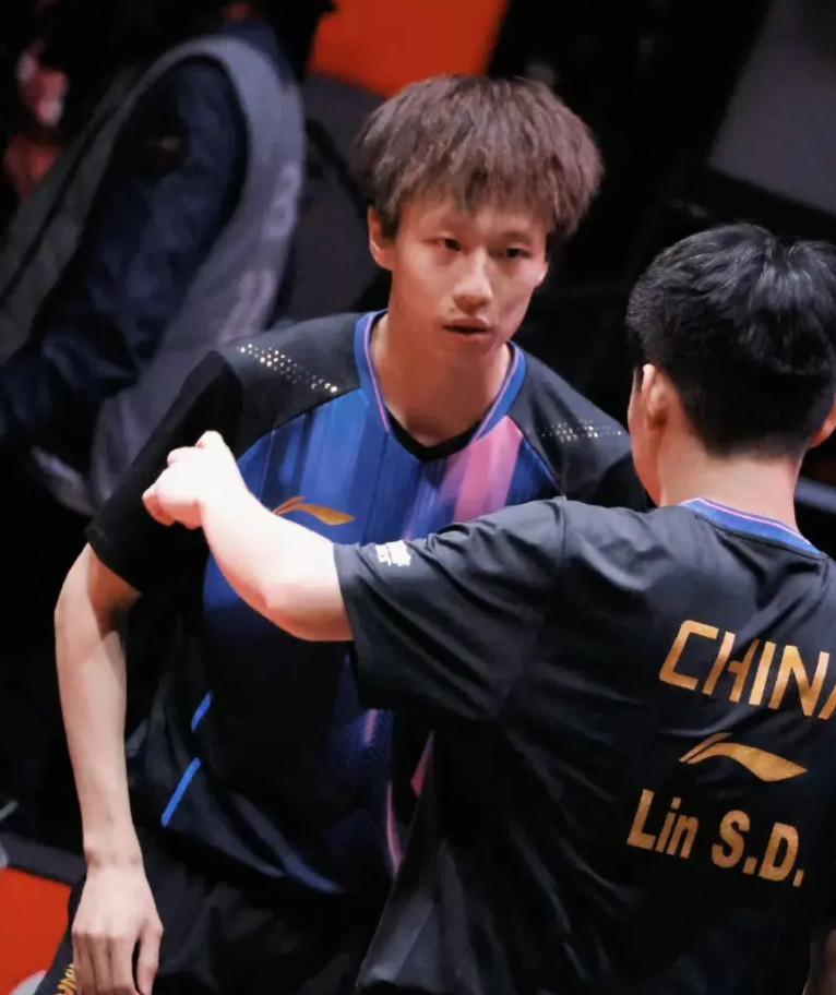 这下只能灰溜溜回家了...林高远一共参加两项，男单和男双，男单在32进16不敌