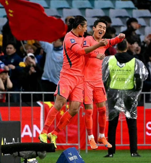 国足2比0击败库拉索，这队实力不如荷兰三队的印尼队啊。邵佳一上了好几个U23的球