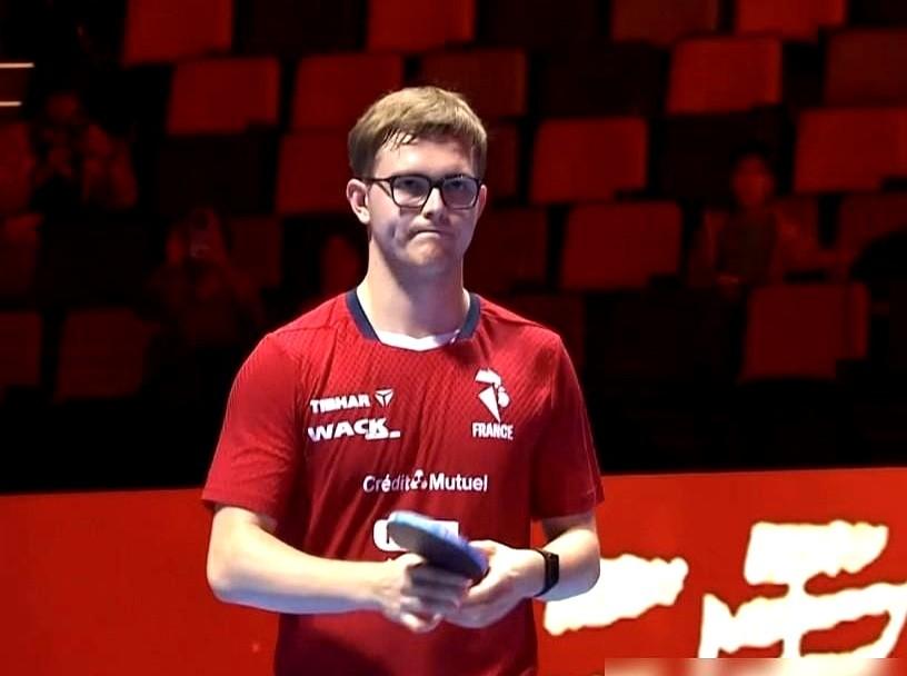 千万别信什么“兄弟情深”。乒乓球赛场上的勒布伦兄弟，打起内战来比谁都狠。哥哥