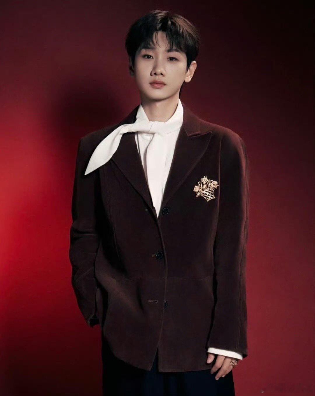 汪苏泷音乐是一个很严肃的事情声生不息被汪苏泷的音乐态度打动了，就算大家习惯了短