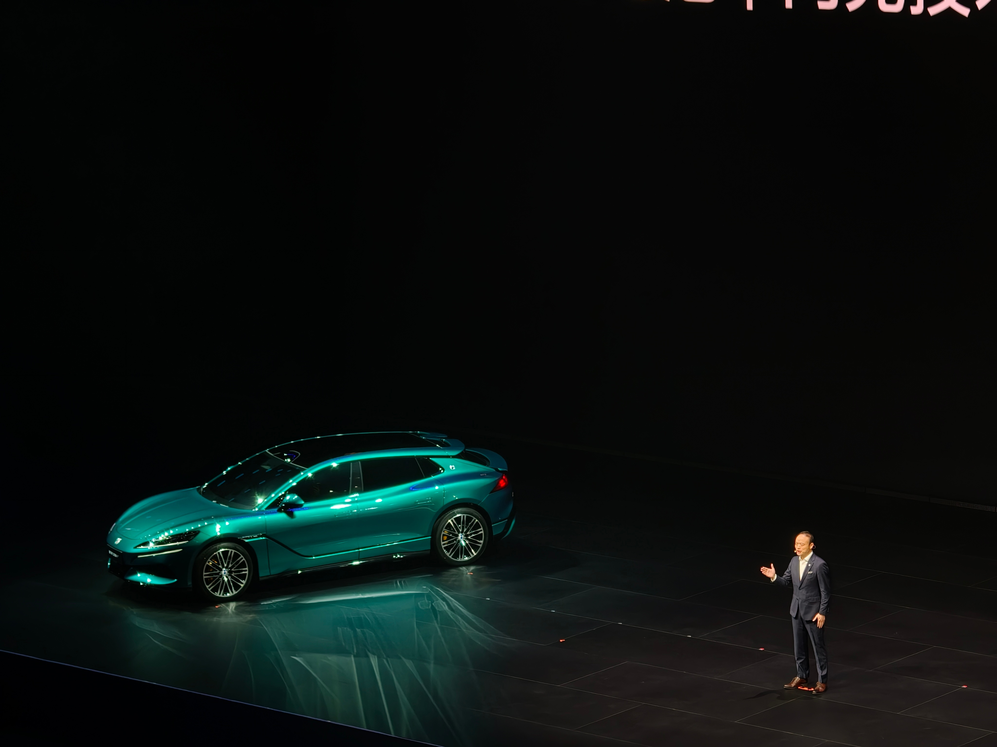 新腾势Z9GT这个绿色真的绝了比亚迪发布会