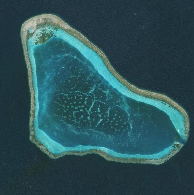 不要再说给黄岩岛填岛了，这是不现实的，我们只能守，黄岩岛周围，出了泻湖范围，水深
