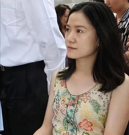 星河为证：杨振宁与翁帆的世纪之恋在跨越世纪的物理星河中，杨振宁先生是一座巍峨的