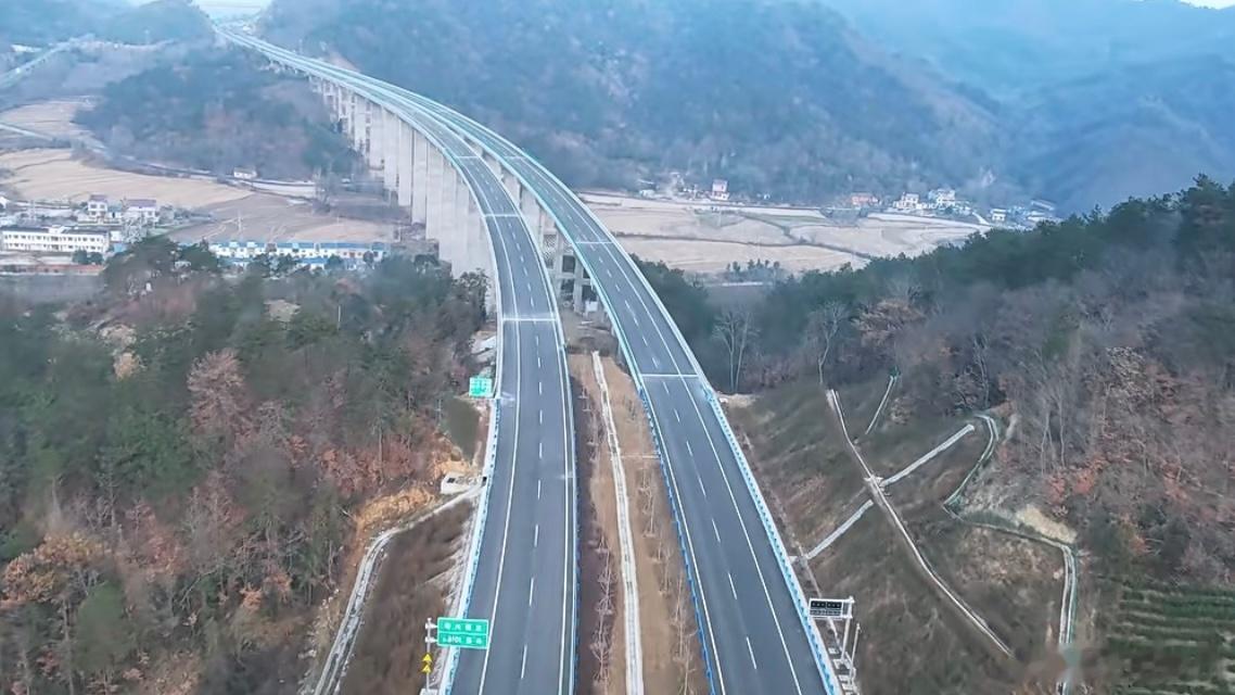 【通了！50分钟直达！随州至信阳高速正式通车】12月26日凌晨，随州至信阳高速正