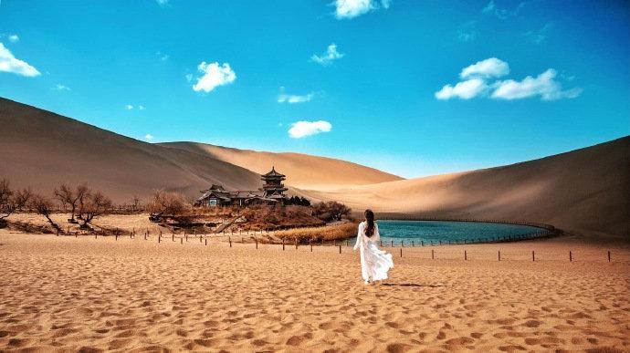 敦煌，一个让人浮想联翩的地方。