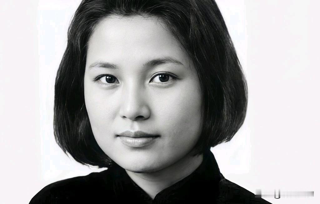 1947年，陈琏在北平被捕是因为中共北平秘密电台暴露。以下是详细介绍：