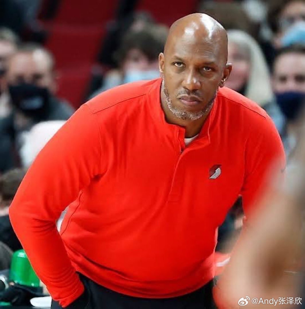 信息更新!美国时间今天早上,联邦调查局在针对黑手党的大规模行动中逮捕了至少30