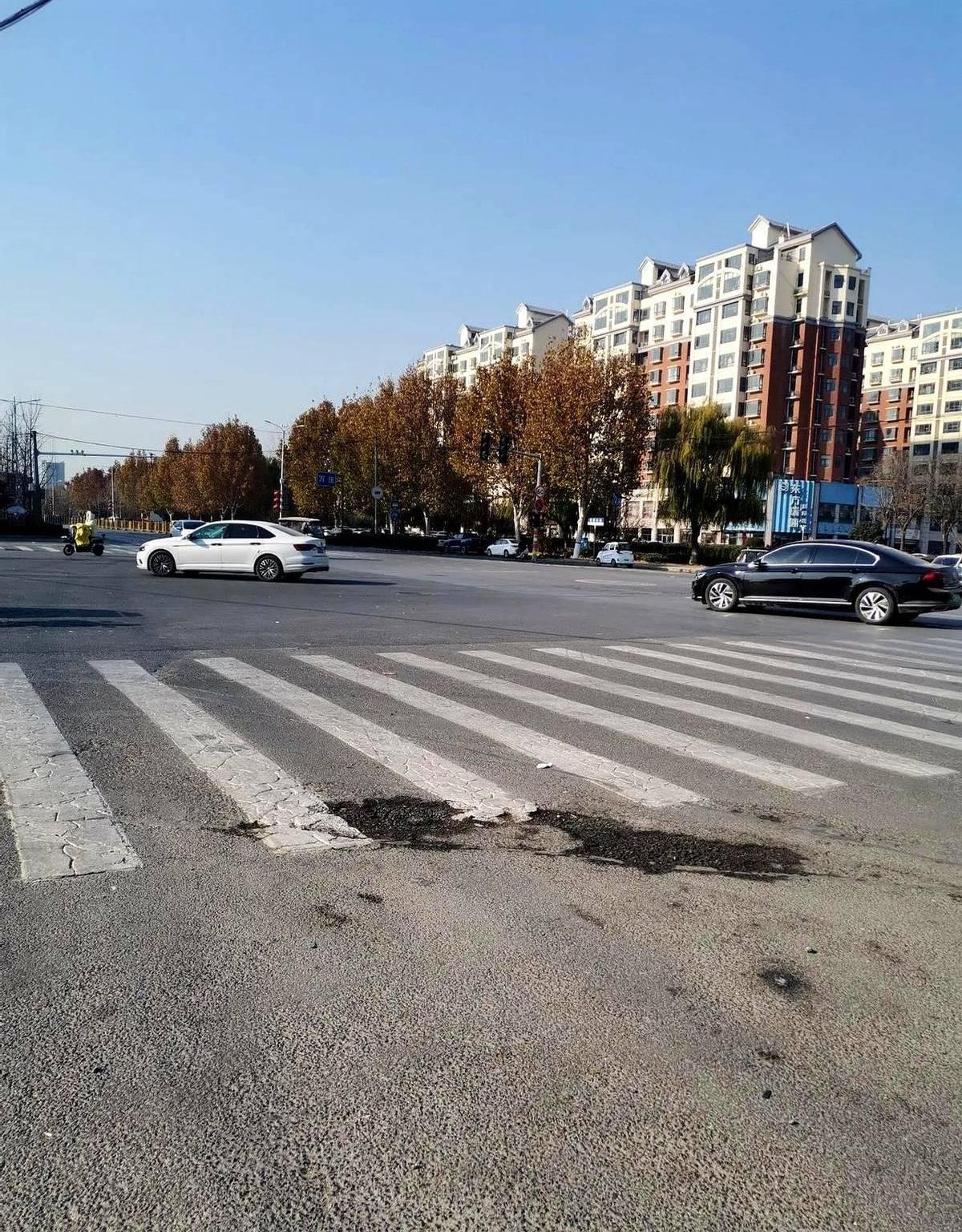 别再说年轻人不进厂了，他们只是算盘打得比谁都精。中介抽成、住宿伙食、隐形罚款，