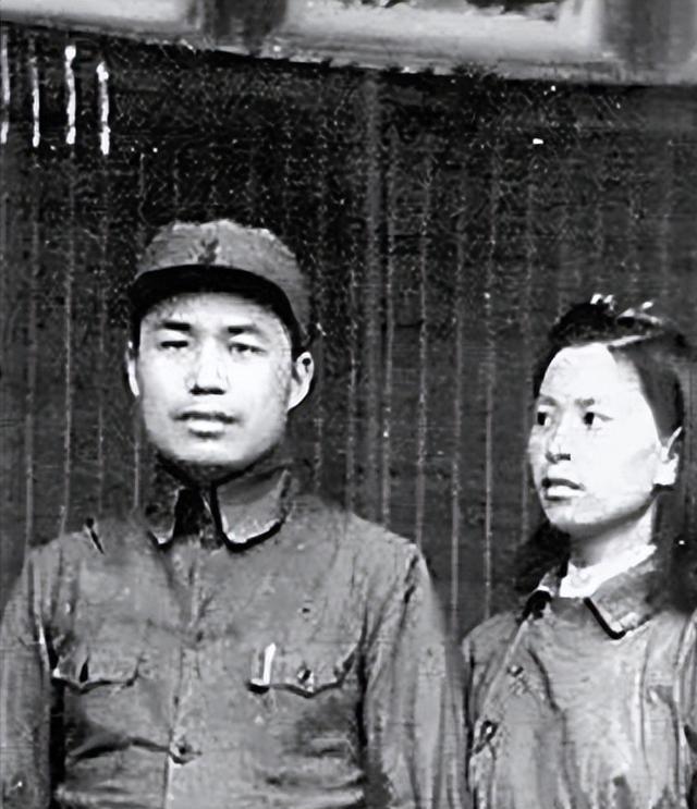 1969年，许世友将军到中南海向毛主席汇报工作，许世友对毛主席提议说：“有几个在