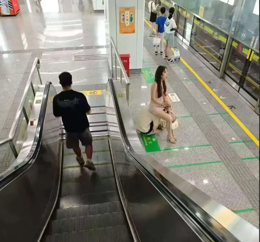 这才是人人都羡慕的爱情吧。