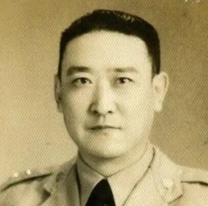 新疆起义前，青马军长马呈祥带着数千两黄金逃离，张治中去电挽留，马呈祥说：“我手上
