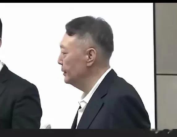 韩国检方确认，前总统尹锡悦办公室发现通敌密电。15日，韩国前总统尹锡悦自去年7月
