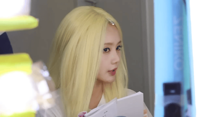 李一桐因为cos了动漫版的清瞳被剧粉吐槽。没搞懂，不是cos自己的角色吗，为啥会