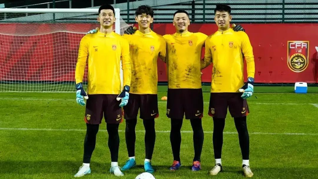 刘殿座应该入选国足第一门将，他的状态太好了……！1：颜骏凌早就没了灵气与状态