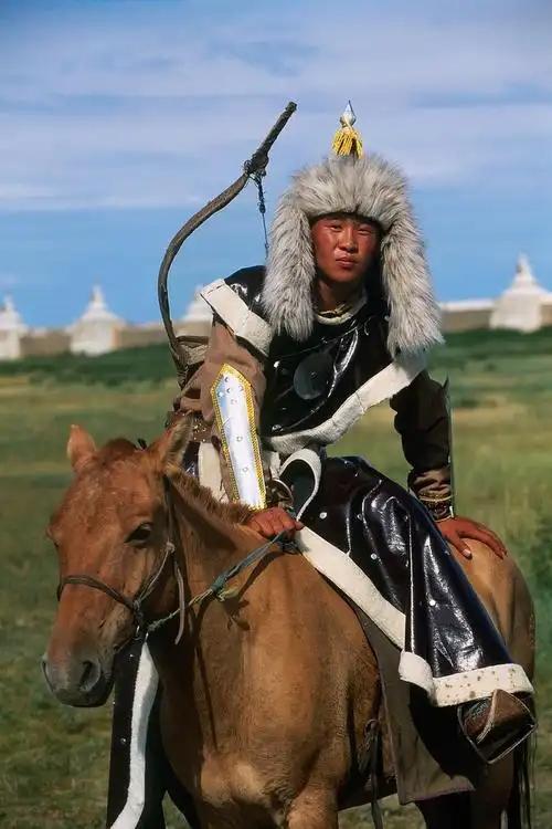 为什么古代草原民族几乎不吃碳水，体魄还那么强？其实全搞反了！除了极少数贵族，底层
