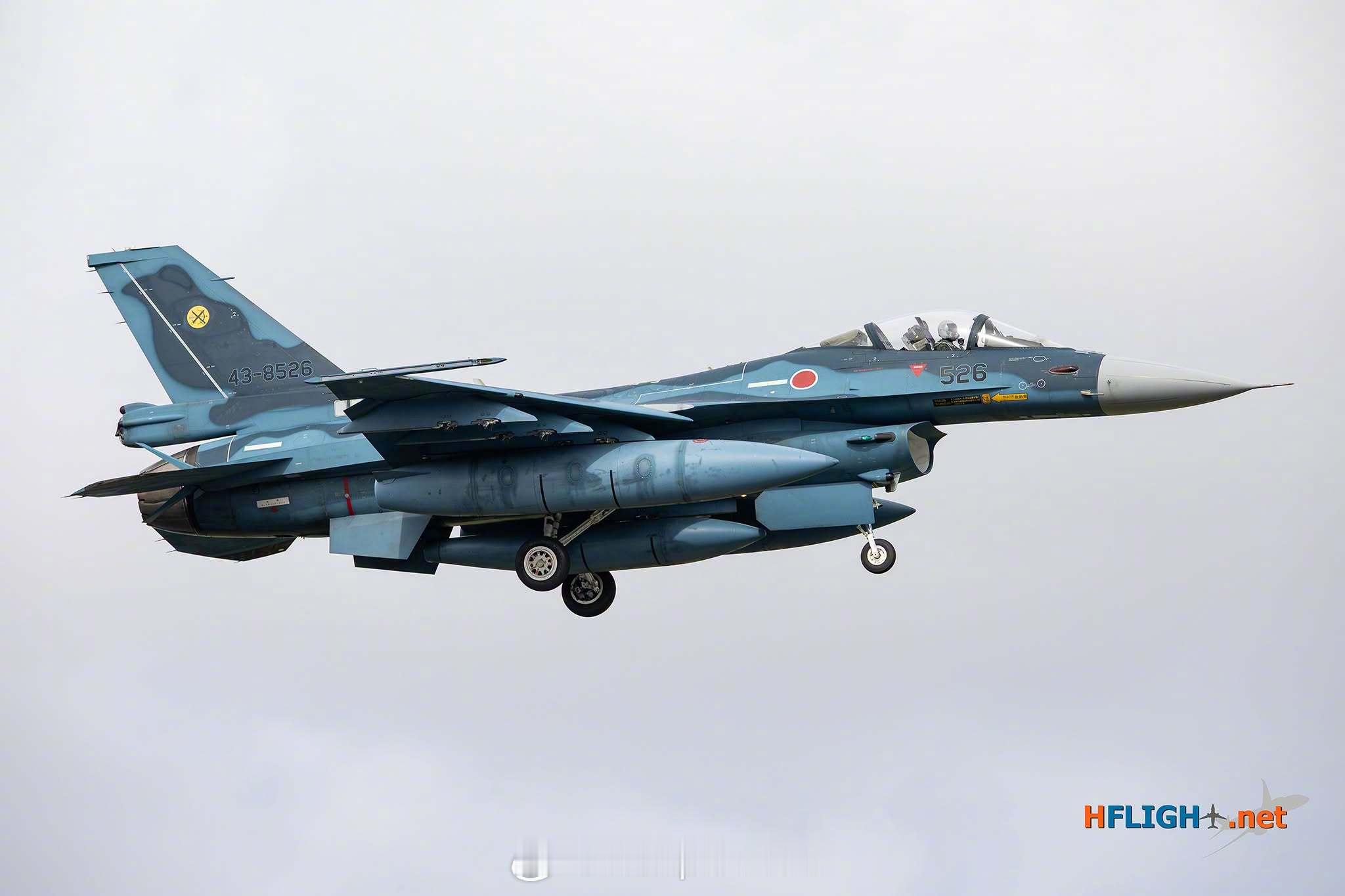 兵器影像五架日本F-2抵达泰国乌塔堡今天，日本航空自卫队的五架三菱F-2“毒蛇
