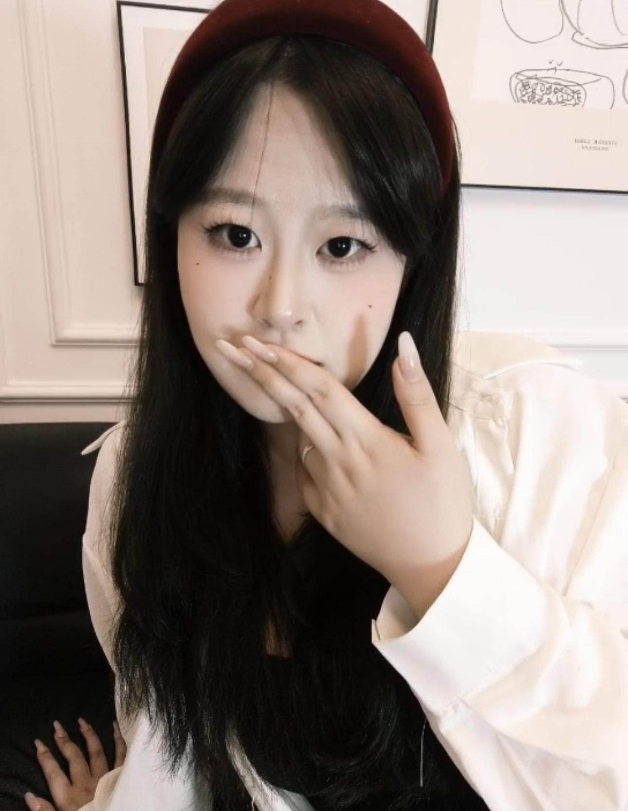 我真的想保持神秘感  但我的嘴闭不上