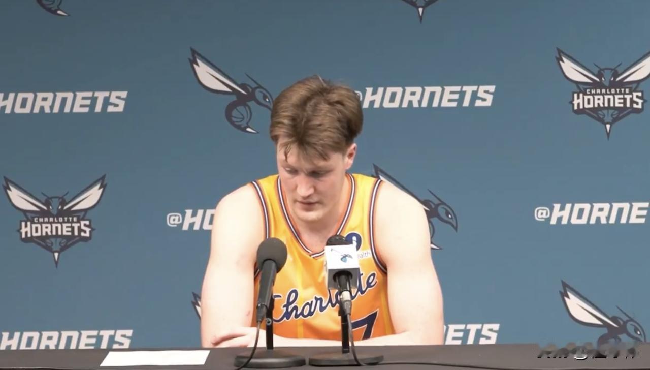 克尼普尔谈库里：“库里是我非常喜欢的球员。”“从我小时候。”“就一直