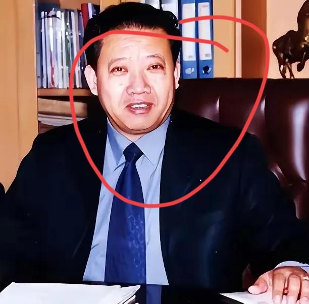 2017年，葵花药业董事长关彦斌与女秘书生下孩子，原配张晓兰得知后，放弃16亿财