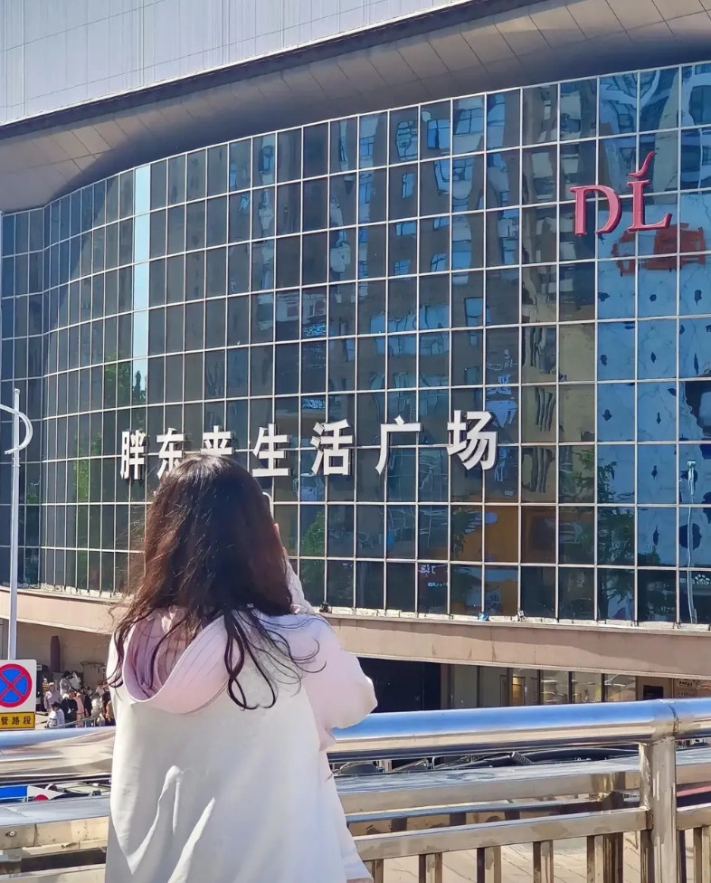 现在有一个非常不好的现象，大家发现没有？最近好像有人，有组织、有目的地对国家优秀