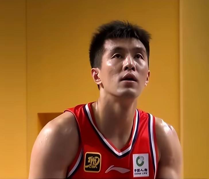 铁子们，别郁闷了，告诉你们的一个好消息，郭艾伦已于今天做完手术了，并且非常成功。