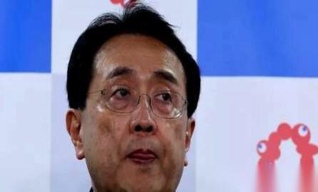 一边指着鼻子痛骂“你赶紧给我撤销！”，一边又偷偷在日记里写下“没你我真的活不下