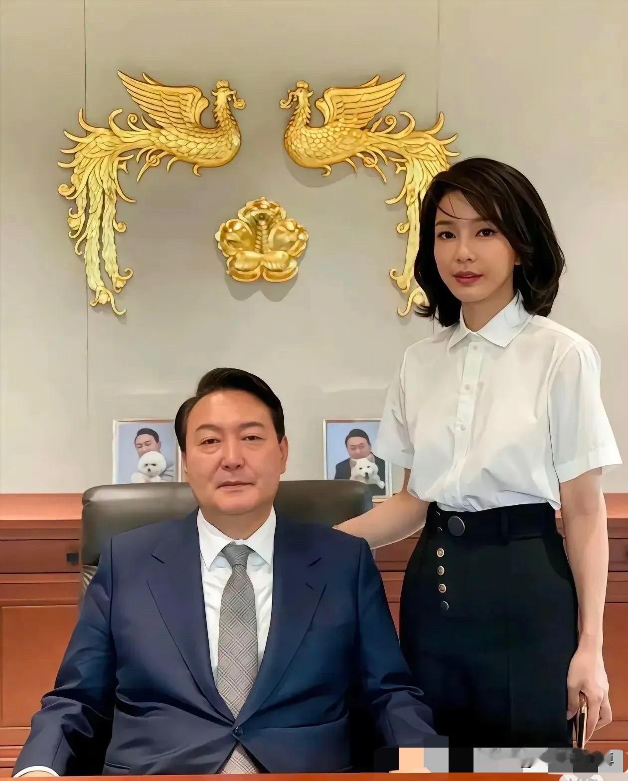 李在明如此对待一个50多岁的女性，有些过分了。金建希只是个美丽的女子，能有什么坏