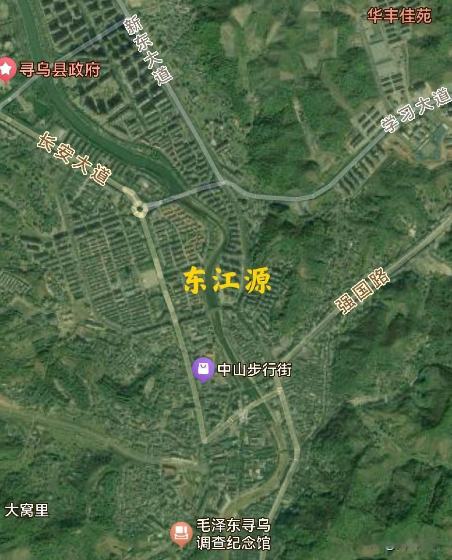 南岭大山中的寻乌，行政上归属江西赣州，文化上跟梅州一起属于客家聚居地，地理上却属