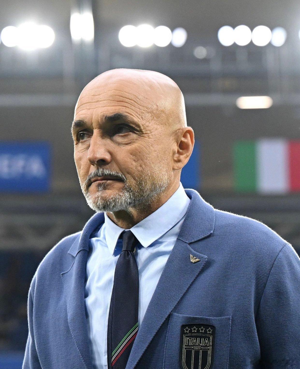 都灵体育报：应尤文图斯的官方赞助商阿玛尼的要求，斯帕莱蒂将在未来很长一段时间内都