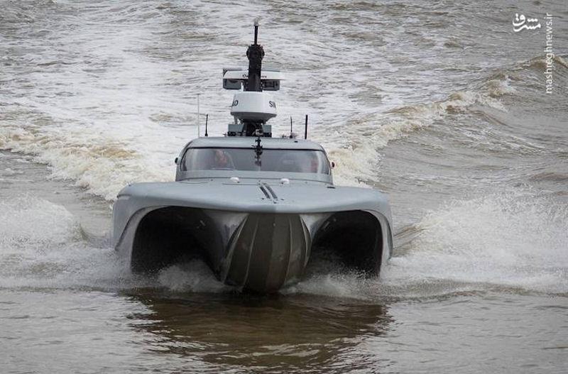 伊朗的“塞拉杰-1”型快速攻击艇，它是英国“刀锋战士51”型快艇的逆向工程版本。
