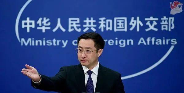 关税谈判结束，中美却各自留了后手！美国死死盯着中国稀土出口的门缝，中国则咬着美国
