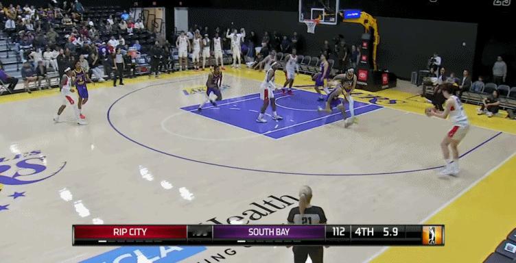 杨瀚森最后连中两记关键三分，拉回比赛悬念，瀚森真是越打越自信啦！