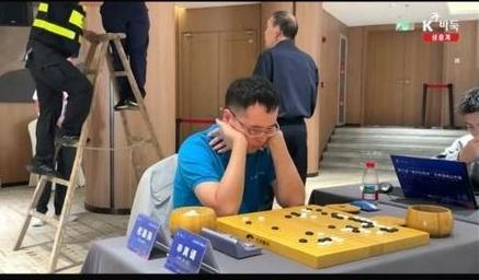 上头条热点话题讨论~第3届烂柯杯世界围棋公开赛关键的八强战，中国柁嘉熹负于韩国申
