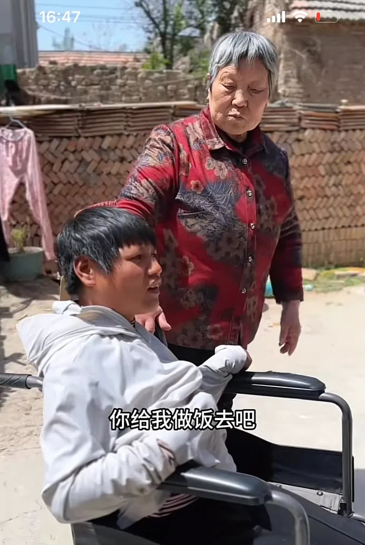 终于知道有些网友为什么会说羡慕妮娃了，因为妮娃现在是彻底看不上树懒了，满