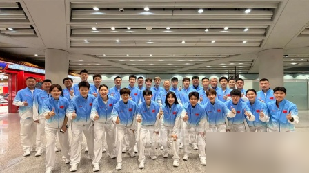 国羽男单，没了，一个不剩。卫冕冠军李诗沣，一轮游，上届亚军石宇奇，止步16强，双双输给韩国选手，创造