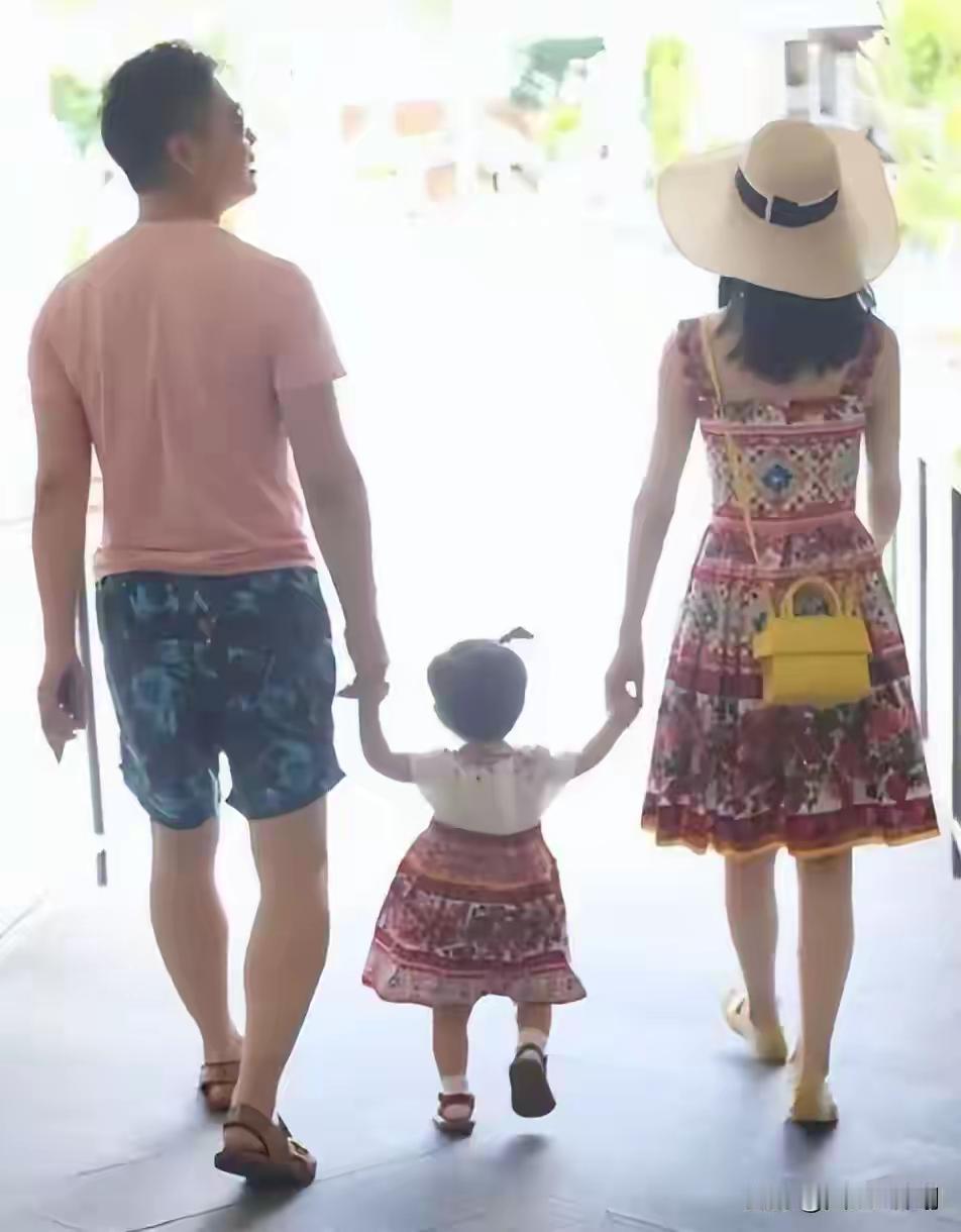 刘强东千亿身家背后藏19年父子泪：儿子拒认父，他砸22亿欧元收购欧洲巨头却换不回