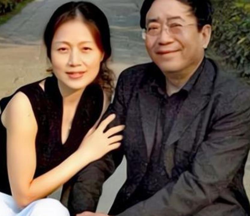 1992年，余秋雨二婚娶了小16岁的女明星马兰。新婚之夜，余秋雨向马兰提出了一个