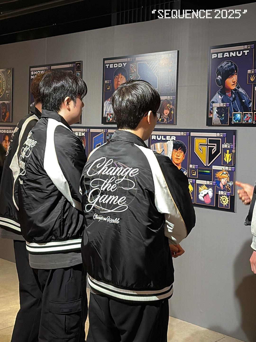 见证自己的瞬间, LCK官方分享GEN队员参观LCK摄影展返图